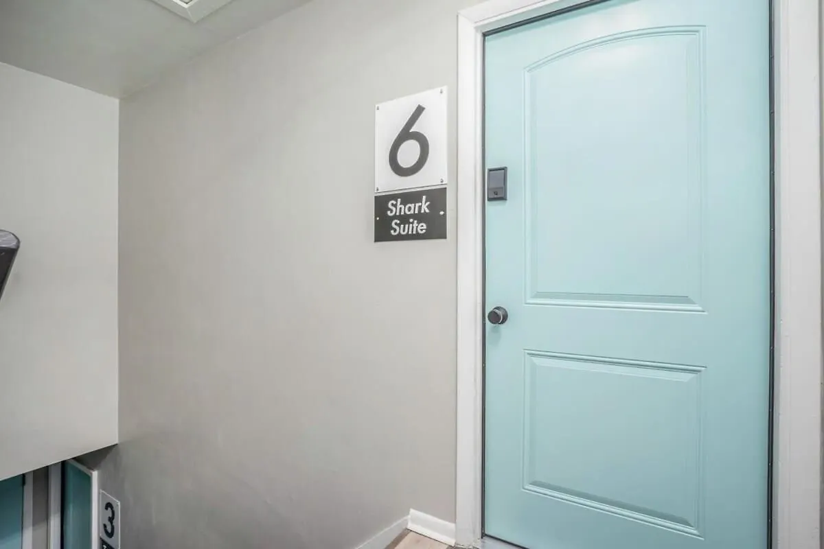 Ov Mosaic Shark Suite North Camellia Acres Apartment